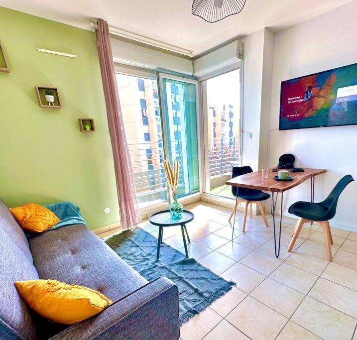 Lumineux T1 : Balcon, Tv Sat&vod, Proche Part-dieu & Universite *